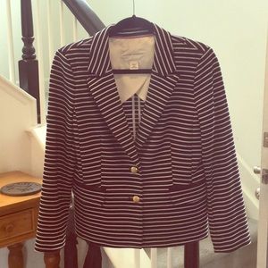 Black & white stretchy fabric blazer